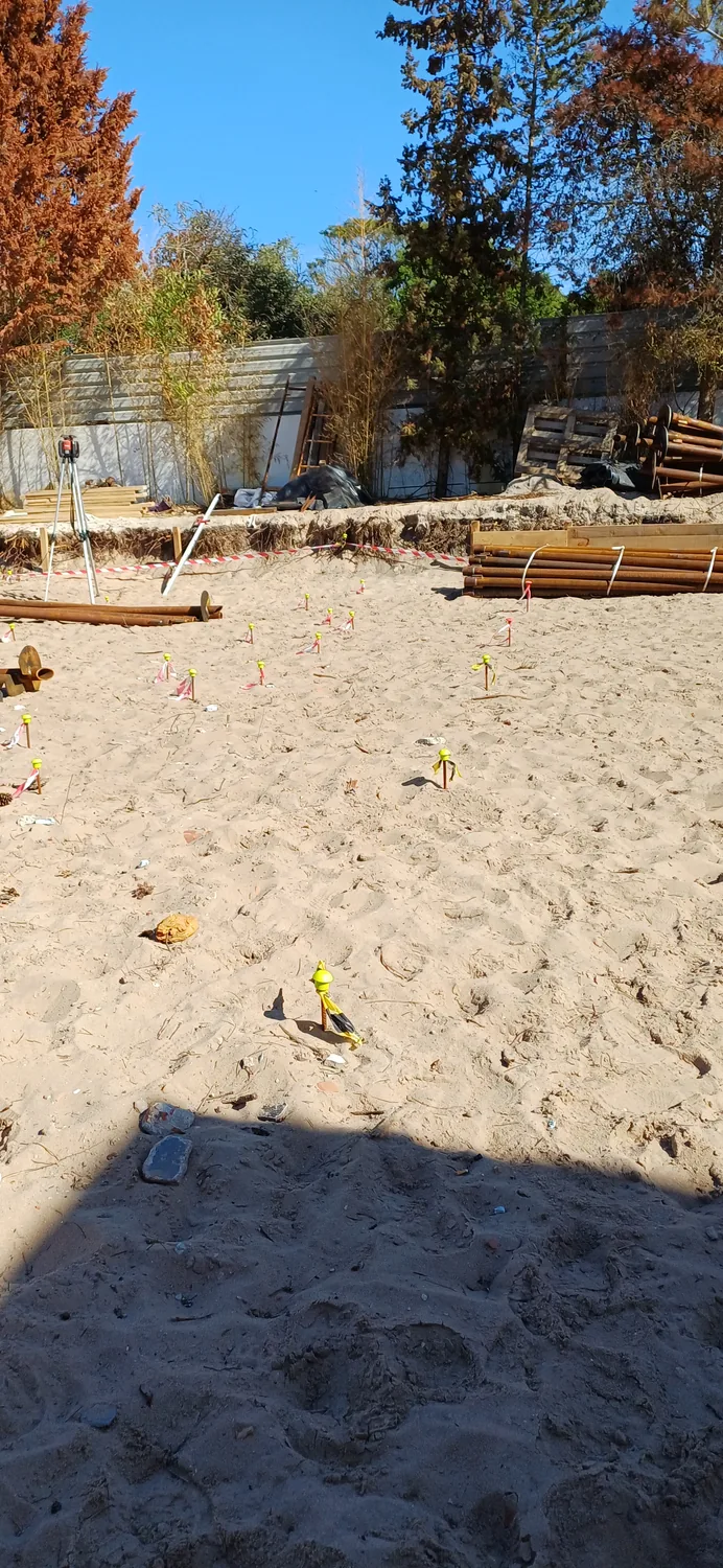 Obra de estacas helicoidais na Lagoa Formosa